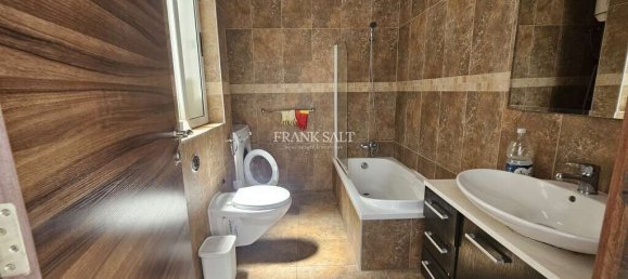 Ático de 3 dormitorios en Swatar, Malta No. 3004 11