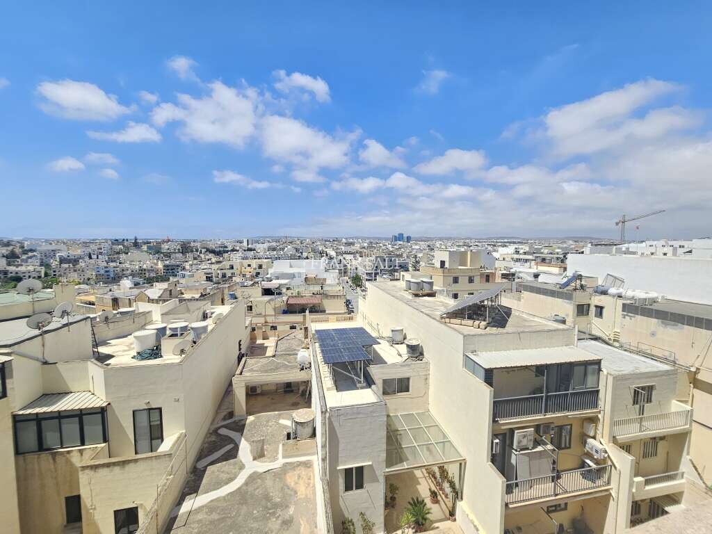 Ático de 3 dormitorios en Swatar, Malta No. 3004