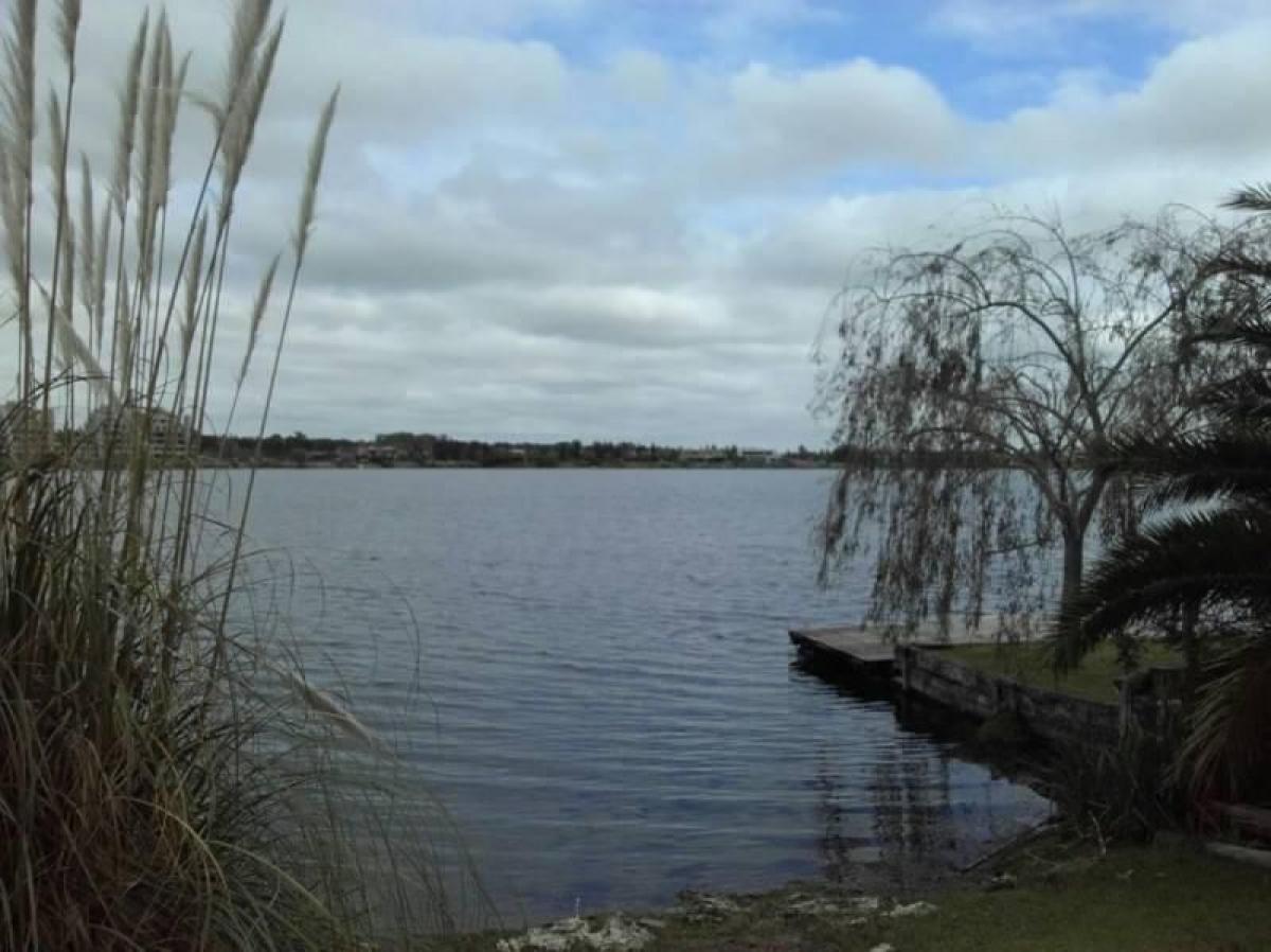  Land in Tigre, Argentina No. 117853