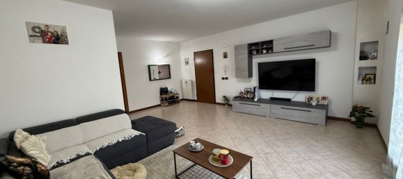 3 rooms Apartment in Oppeano, Italy No. 197199 3
