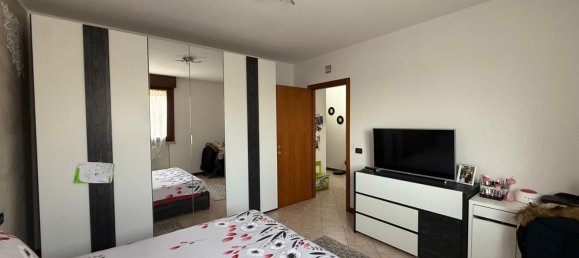 3 rooms Apartment in Oppeano, Italy No. 197199 25