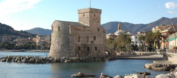 Квартира с 5 комнатами в Рапалло, Италия № 233939 12