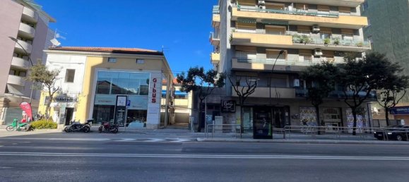 Gewerbliche Immobilie in Pescara, Italy 180m², Nr. 41887 5