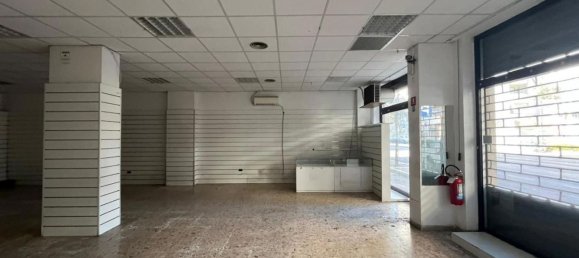 Gewerbliche Immobilie in Pescara, Italy 180m², Nr. 41887 7