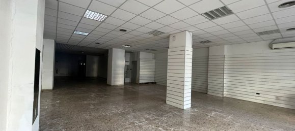 Gewerbliche Immobilie in Pescara, Italy 180m², Nr. 41887 9