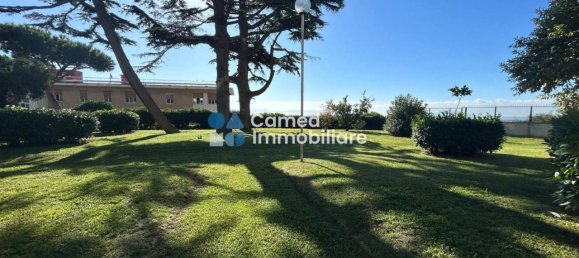 5 rooms Apartment in Naples, Italy No. 30880 3