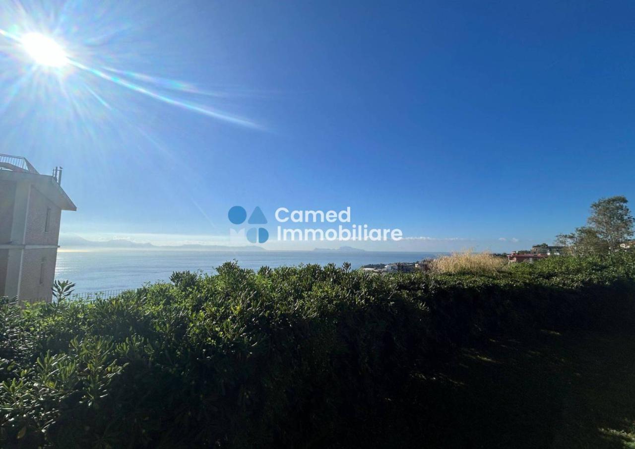 5 rooms Apartment in Naples, Italy No. 30880