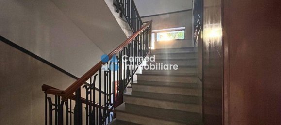 5 rooms Apartment in Naples, Italy No. 30880 10