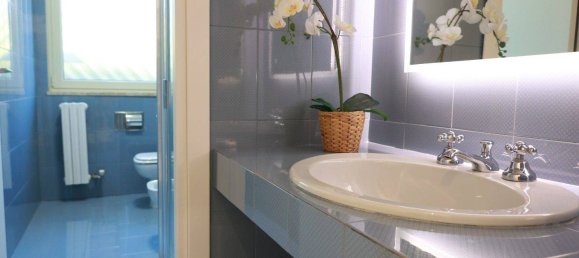 4 bedrooms Villa in Mola di Bari, Italy No. 181177 14