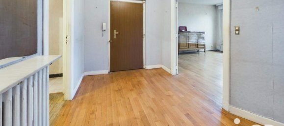 2 bedrooms Apartment in Valenciennes, France No. 160785 3