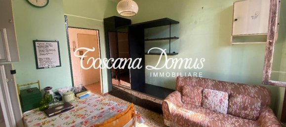 3 rooms Apartment in Siena, Italy No. 17645 3