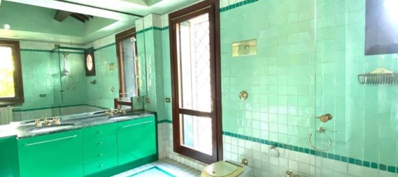 8 bedrooms House in Padua, Italy No. 352372 15