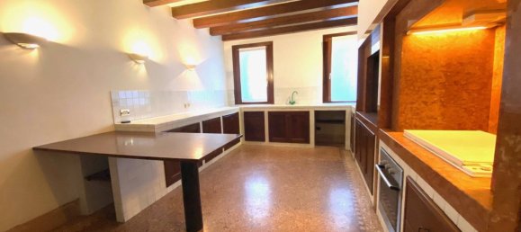 8 bedrooms House in Padua, Italy No. 352372 5