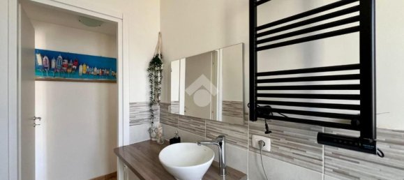 2 bedrooms Apartment in Mantua, Italy No. 359687 18