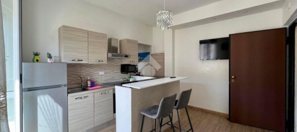 2 bedrooms Apartment in Mantua, Italy No. 359687 5