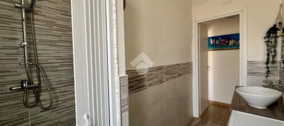 2 bedrooms Apartment in Mantua, Italy No. 359687 17