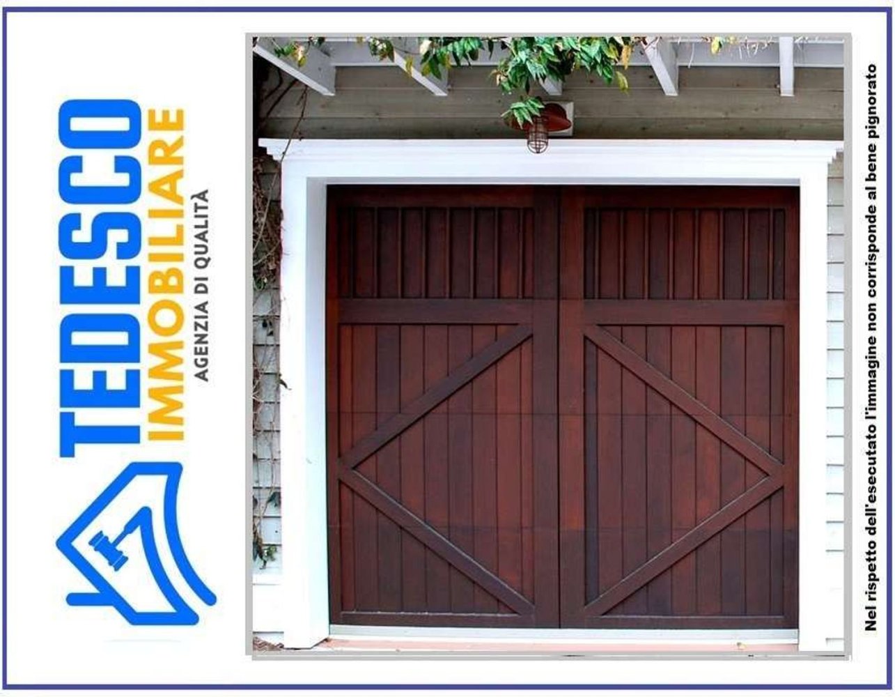 19m² Garage in Eboli, Italy No. 224779
