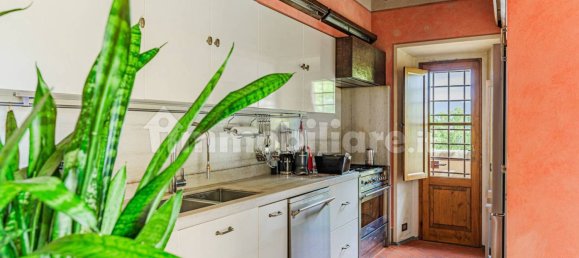 5 bedrooms Villa in Borgo San Lorenzo, Italy No. 262336 10
