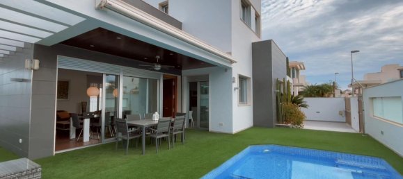 3 bedrooms House in Mil Palmeras, Spain No. 28381 2