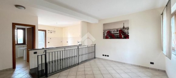 Apartamento de 3 divisões em Genzano di Roma, Italy N.º 53989 3