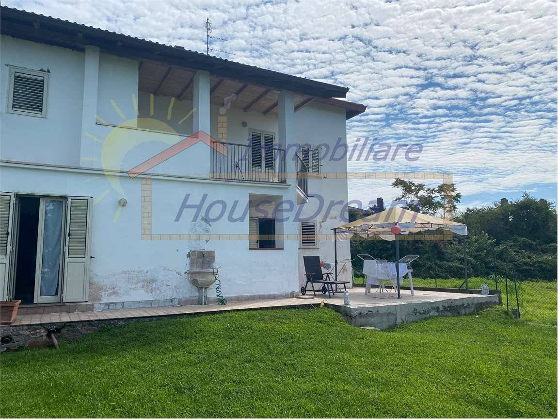 5 rooms House in Suno, Italy No. 296312