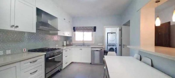 4 bedrooms Apartment in Limassol, Cyprus No. 76687 8