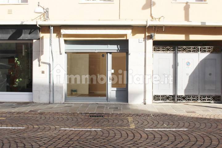 1غرفة عقار تجاري في Gorizia, Italy رقم 85433