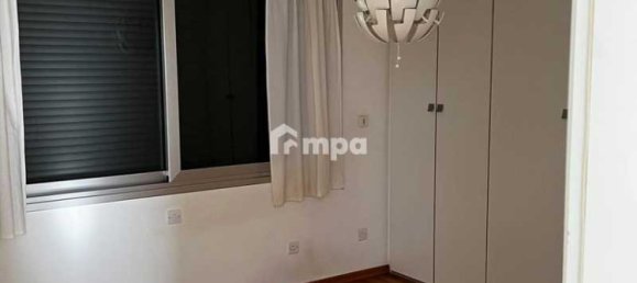 Коммерческая недвижимость с 4 спальнями в Строволос, Кипр № 18508 4