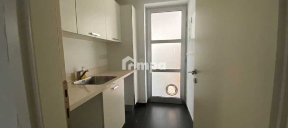 Коммерческая недвижимость с 4 спальнями в Строволос, Кипр № 18508 15