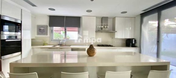 Коммерческая недвижимость с 4 спальнями в Строволос, Кипр № 18508 13