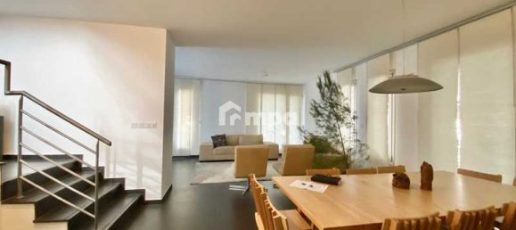 Коммерческая недвижимость с 4 спальнями в Строволос, Кипр № 18508 8