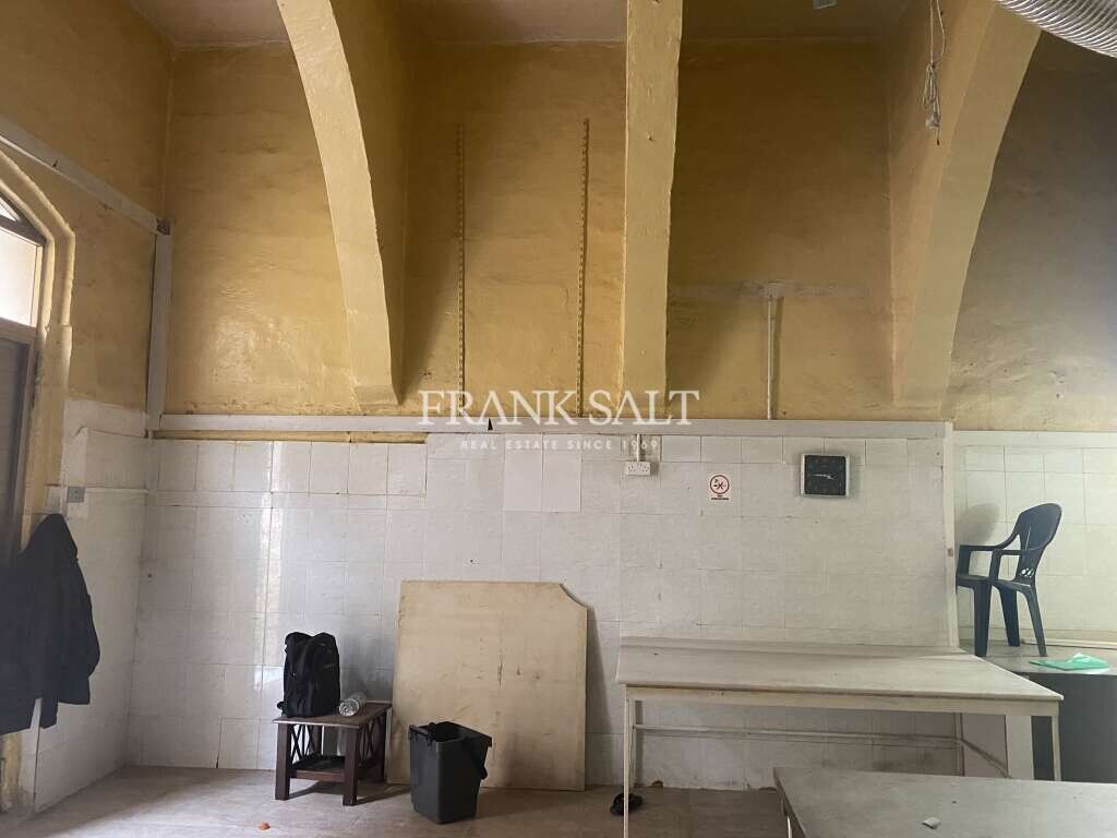 Magasin à Qormi, Malta 65m² No. 12516