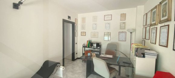Apartamento de 2 divisões em Bari, Italy N.º 33896 12