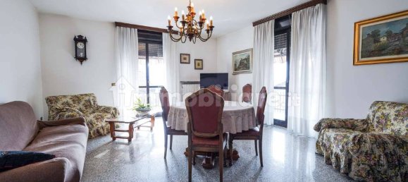 6 bedrooms Villa in Cisano Bergamasco, Italy No. 70765 5