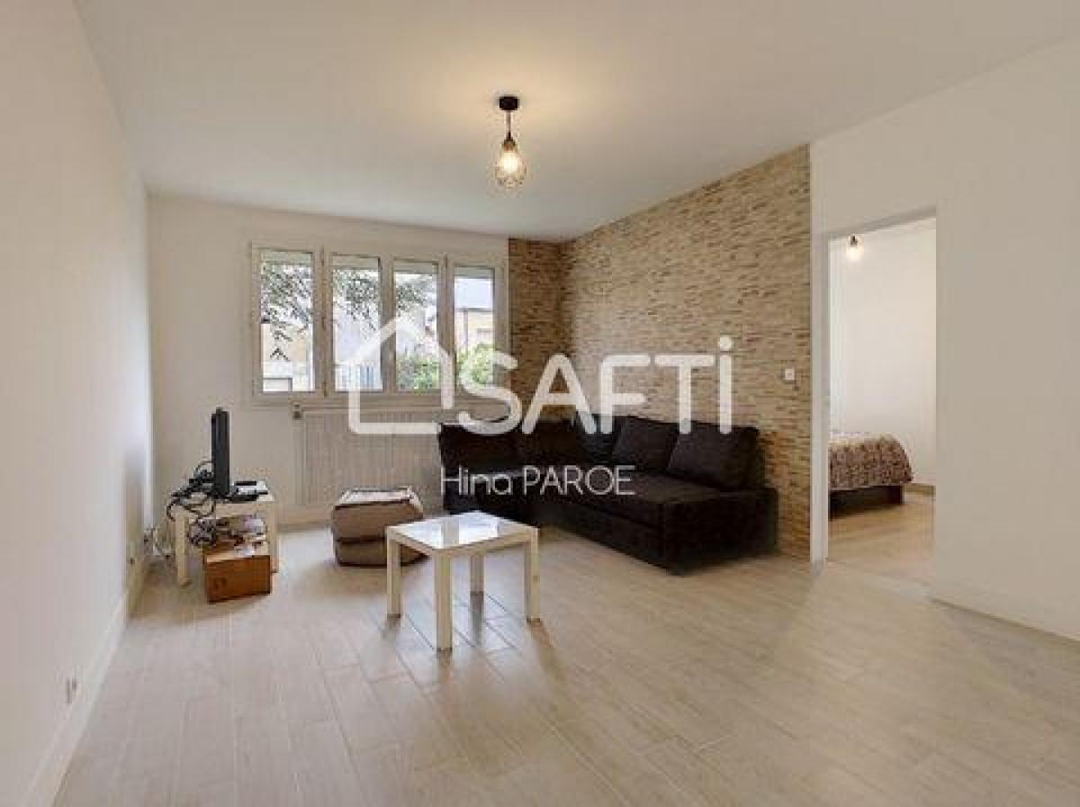 2 bedrooms Apartment in Reims, France No. 27030