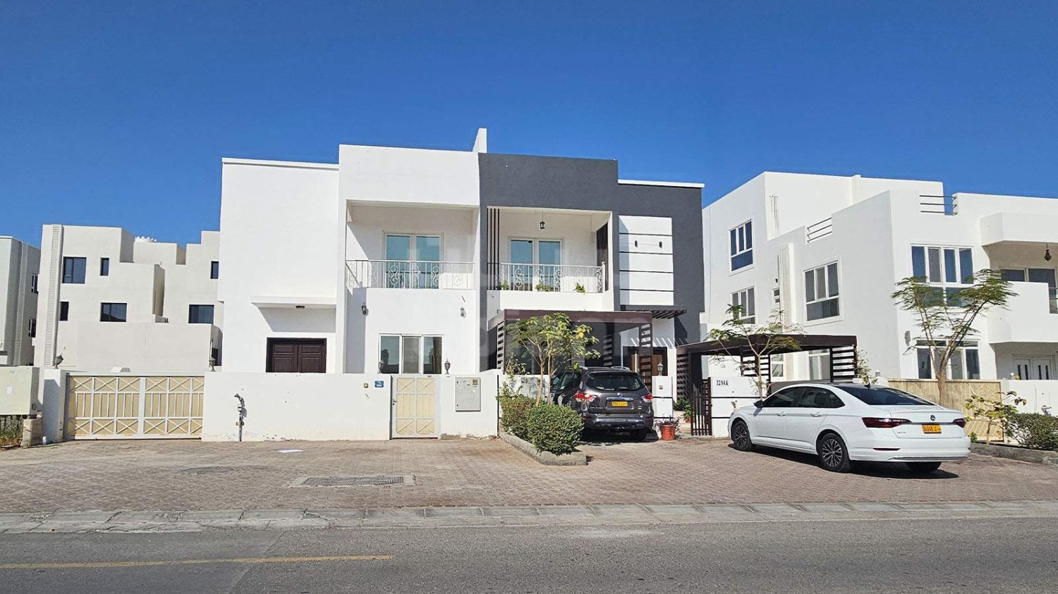 4 bedrooms Property in As Sib, Oman No. 484