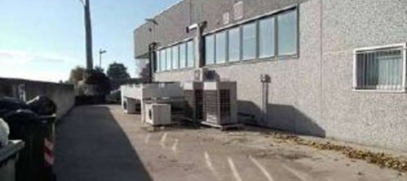 Gewerbliche Immobilie in Quistello, Italy 2397m², Nr. 303456 6