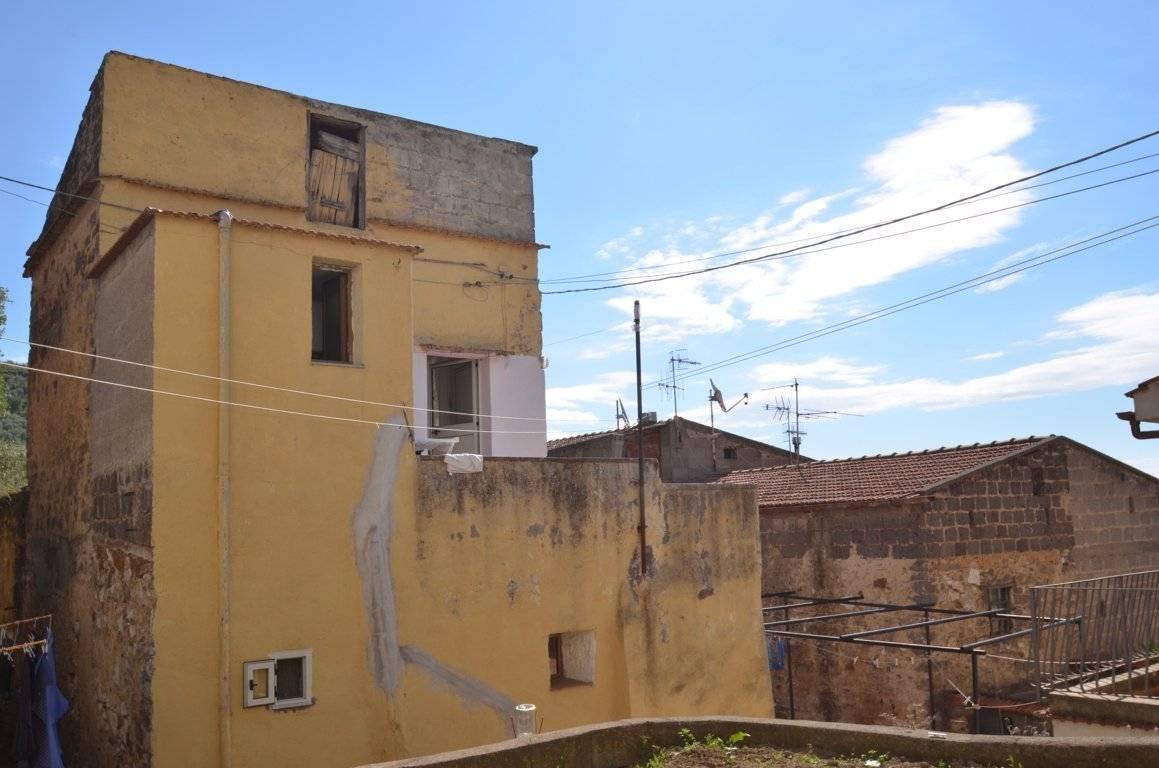 Дом с 4 комнатами в Масса Лубренсе, Италия № 177846