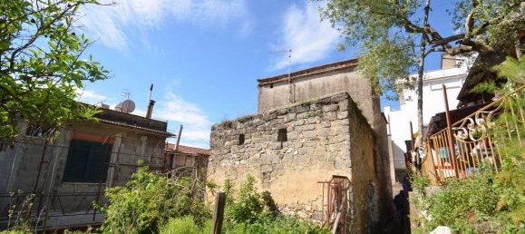 Дом с 4 комнатами в Масса Лубренсе, Италия № 177846 9