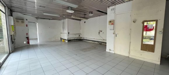  Commercial property in Le Plessis-Trevise, France No. 188851 3