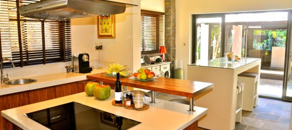 4 bedrooms Villa in Flacq, Mauritius No. 237 2