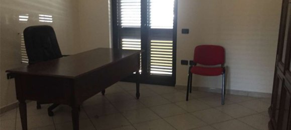 110m² Office in San Prisco, Italy No. 78439 14
