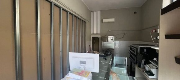 27m² Commercial property in Genoa, Italy No. 104552 6
