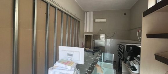 27m² Commercial property in Genoa, Italy No. 104552 5