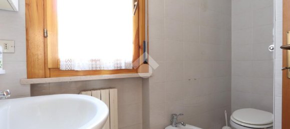 Apartamento de 2 dormitorios en Martinsicuro, Italy No. 257832 17