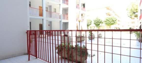 Apartamento de 2 dormitorios en Martinsicuro, Italy No. 257832 16