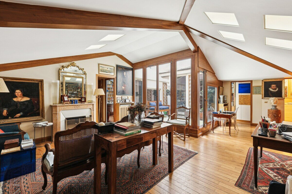 2 bedrooms Apartment in Paris, France No. 177410