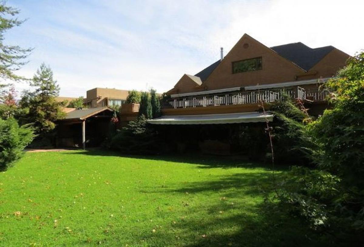 6 bedrooms House in Santiago, Chile No. 1436