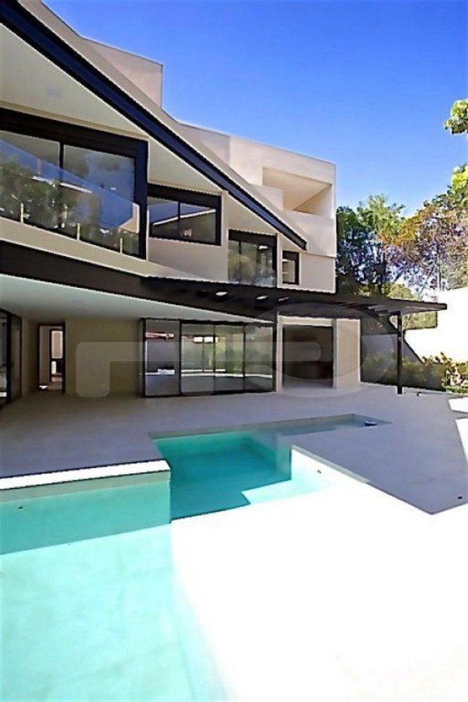 Дом с 5 спальнями в Сан-Паулу, Бразилия № 462435