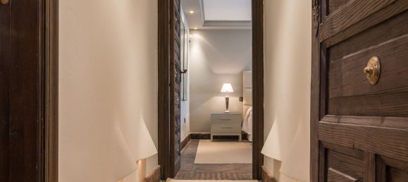 4 bedrooms Villa in Marbella, Spain No. 52940 31